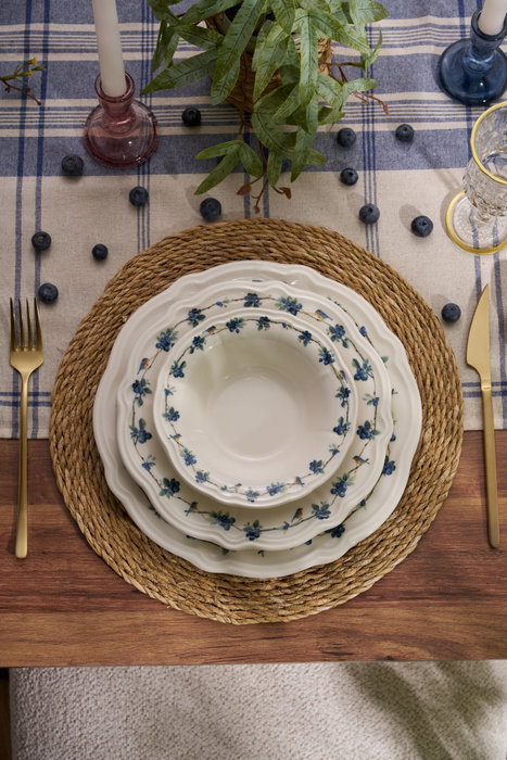 Hermia Blueberry Juego de Cena de Porcelana de 24 Piezas en Blanco, Azul y Verde Hermia Blueberry Juego de Cena de Porcelana de 24 Piezas en Blanco, Azul y Verde